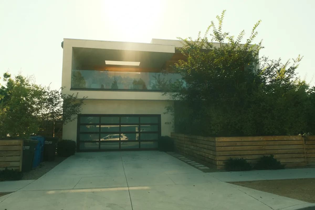 A modern Los Angeles home with a shaded garage and balcony